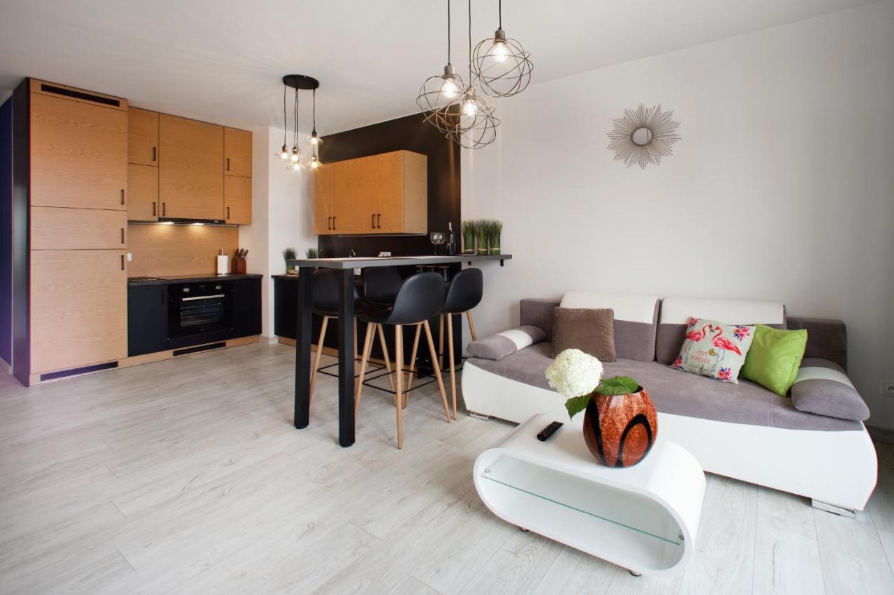 Cybernetyki 6B Serviced Accommodation Варшава Экстерьер фото